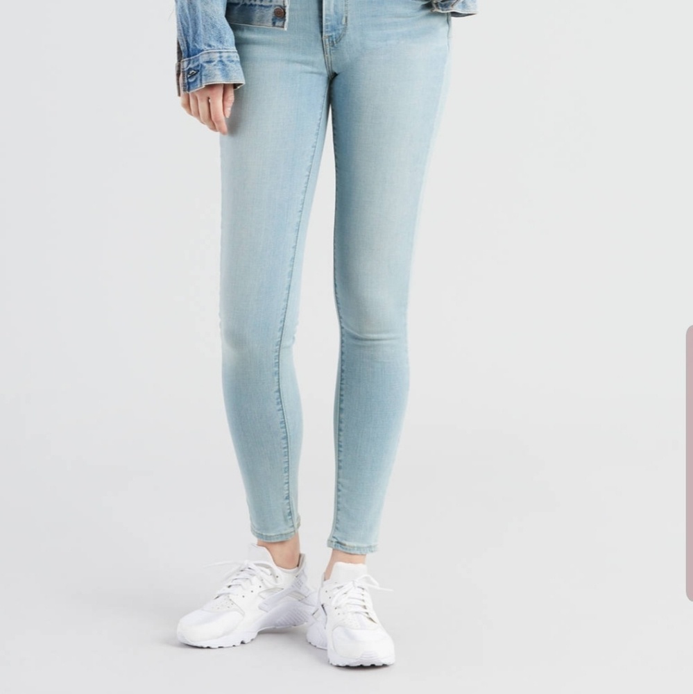 Levi's